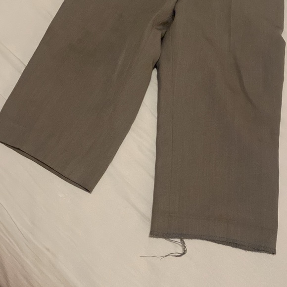 Little boys 4T gray suit - Picture 8 of 10